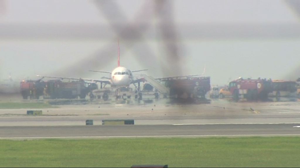 越捷航空客機緊急降落香港機場