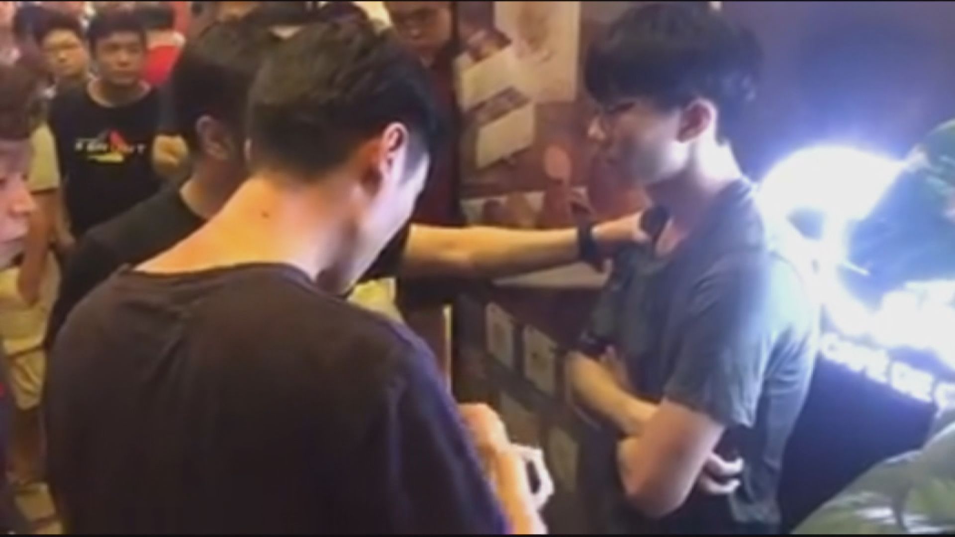 浸大學生會署理會長方仲賢被捕　與有雷射筆有關