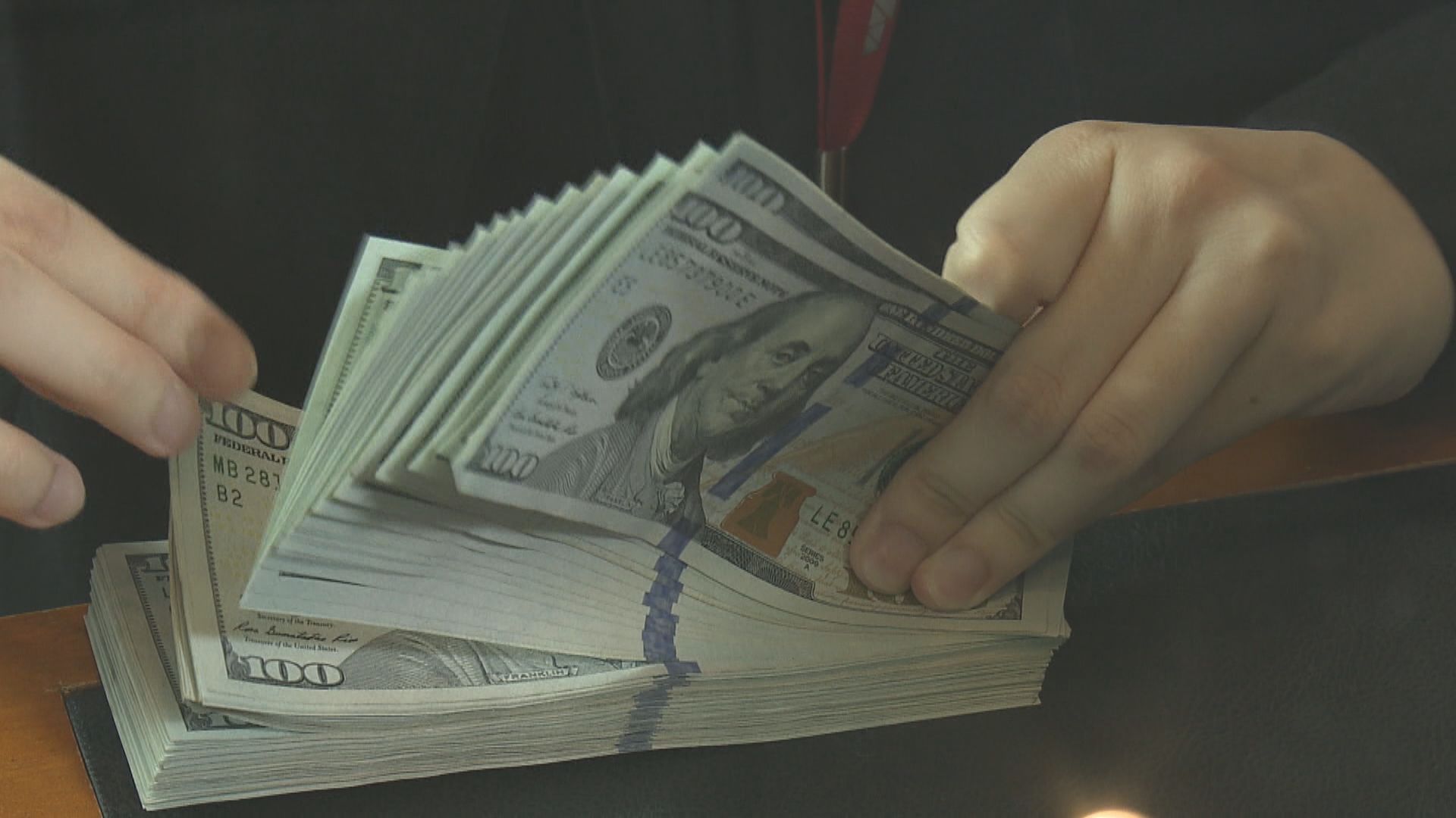 英鎊跌穿1.35　傳英歐貿談在捕魚權問題上仍陷僵局