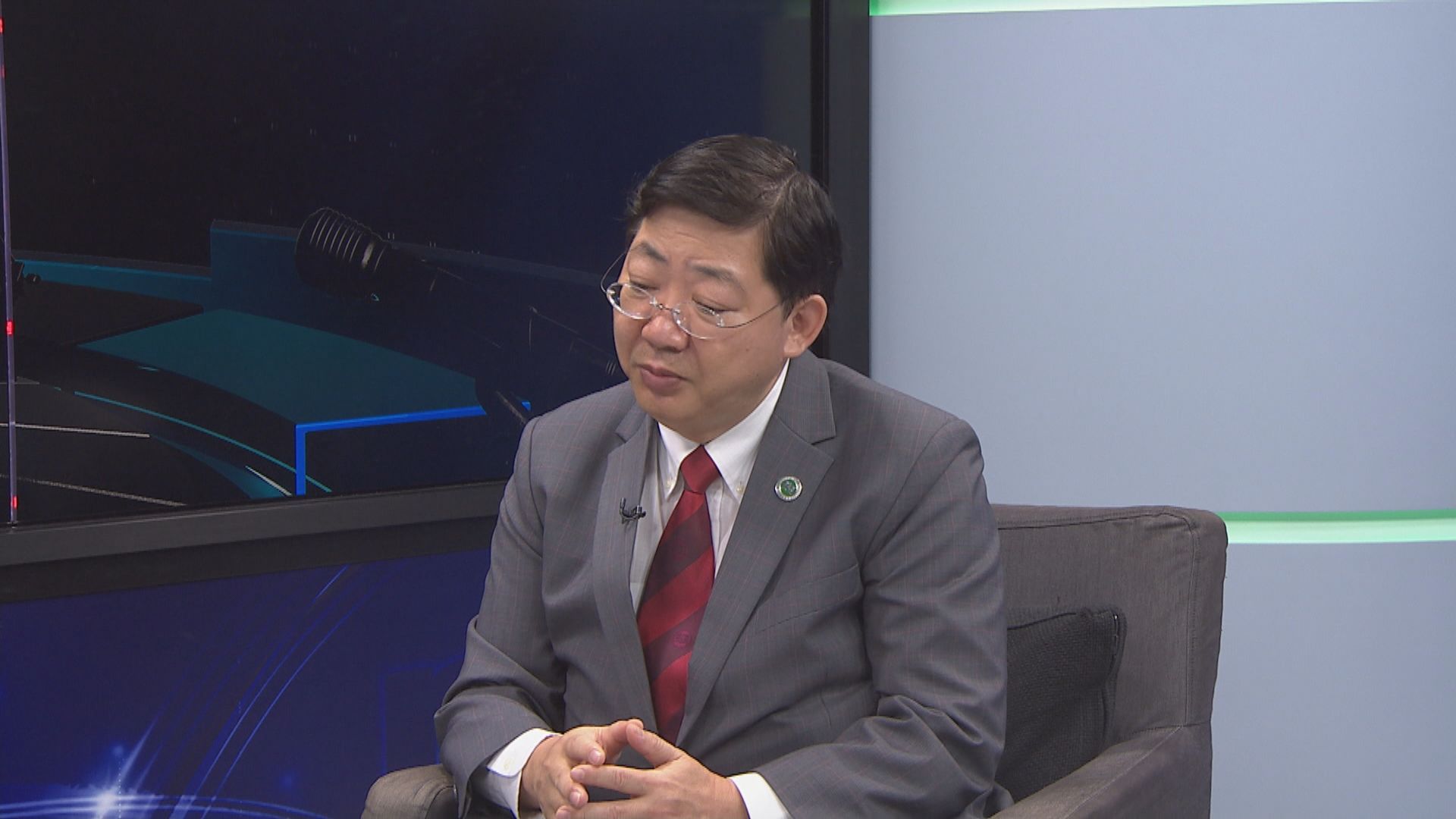 何順文:目前不宜放寬「3322」基本要求