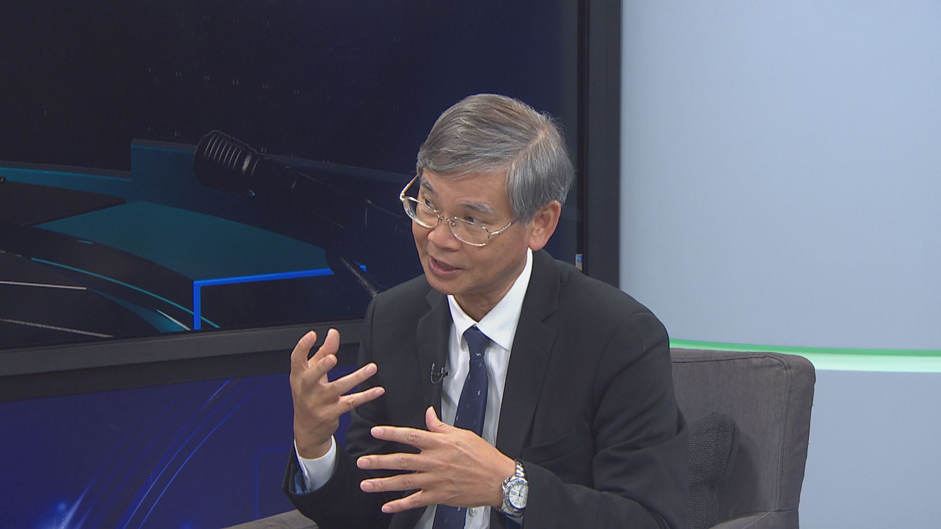 羅致光指計劃部分安老院設長者日間護理服務