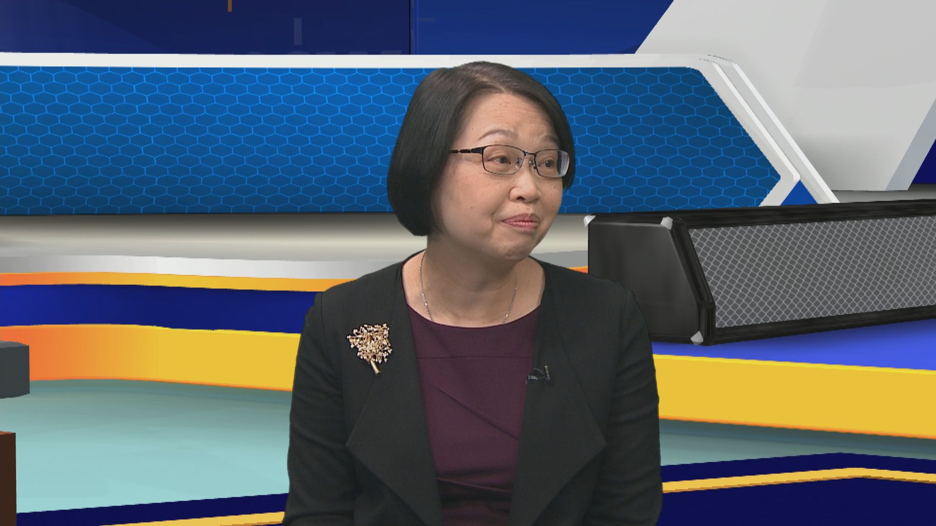 黃金周120萬人次內地客訪港　旅遊事務專員：市面暢旺有序