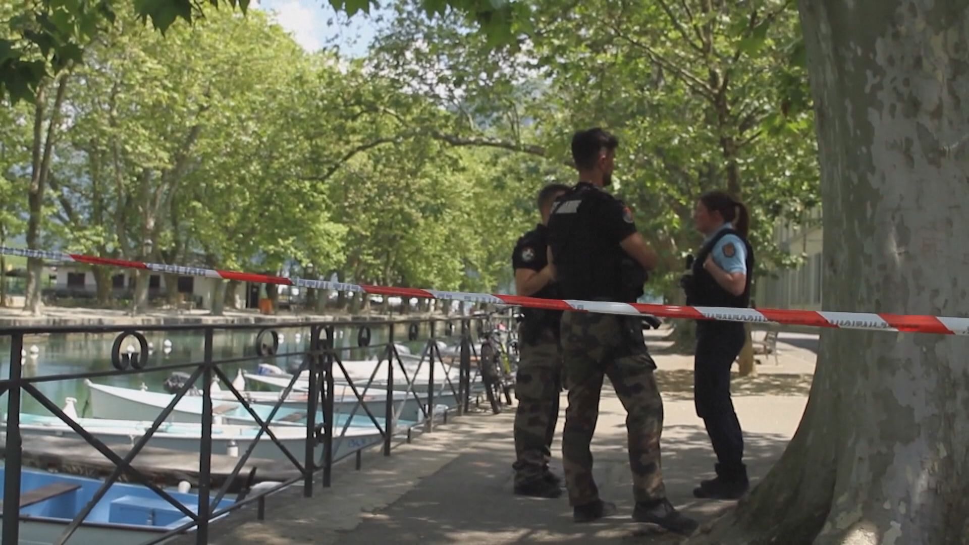 法國持刀傷人案三人情況仍危殆