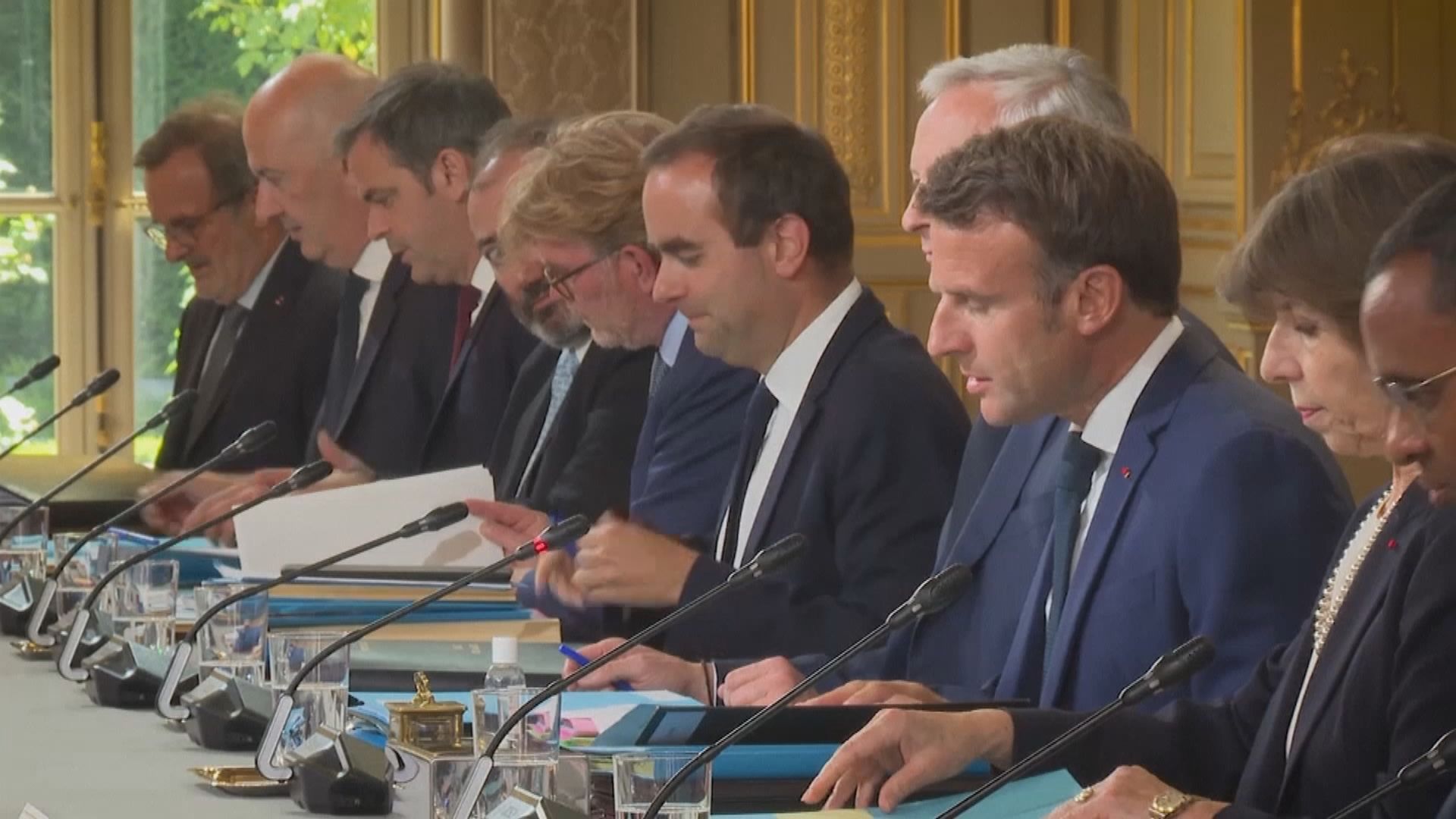 馬克龍公布改組內閣新名單　多名主要官員獲留任