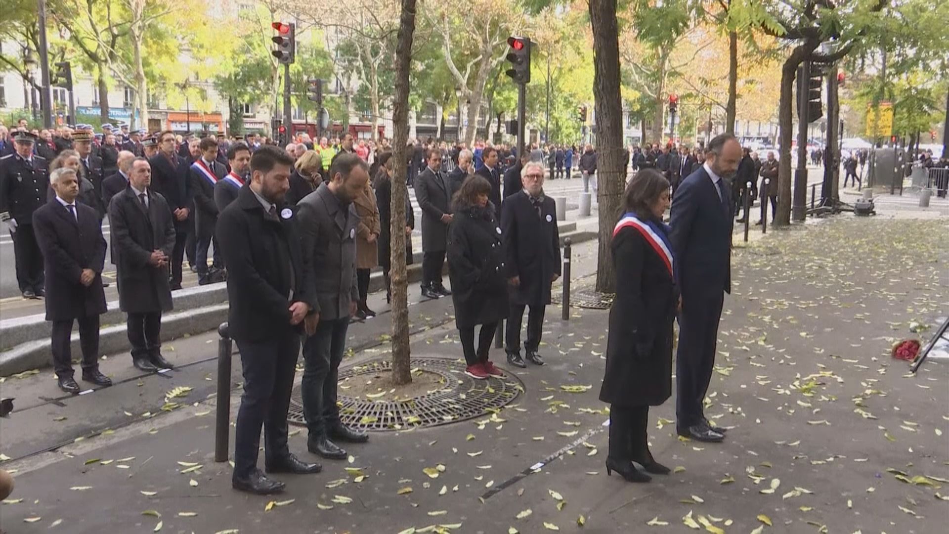 法國悼念三年前巴黎連環恐襲死者