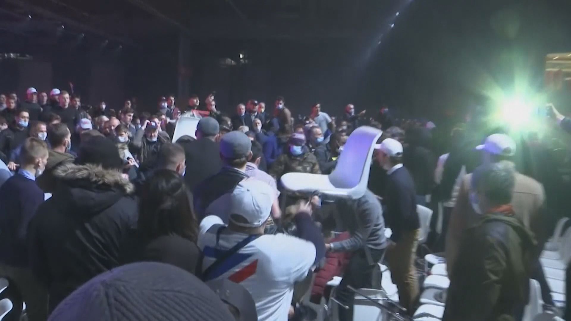 法國極右翼總統候選人集會惹衝突