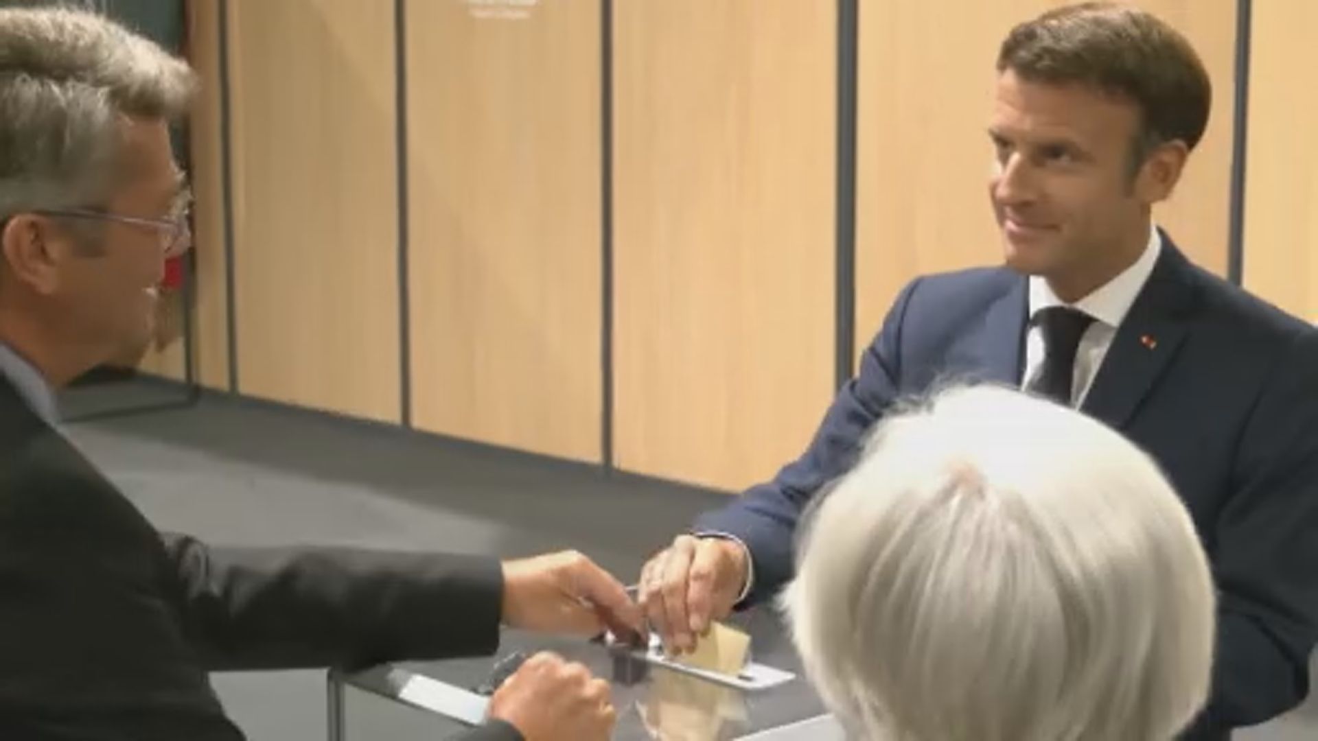 法國國民議會選舉　執政黨聯盟料未能取得過半議席