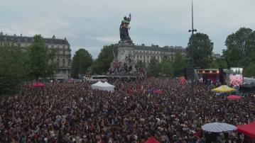 法國逾200名中左翼候選人退選 以挫右翼勝算