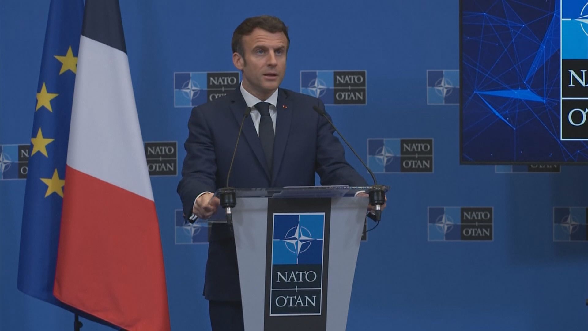 法國下周日總統選舉　馬克龍與對手差距收窄