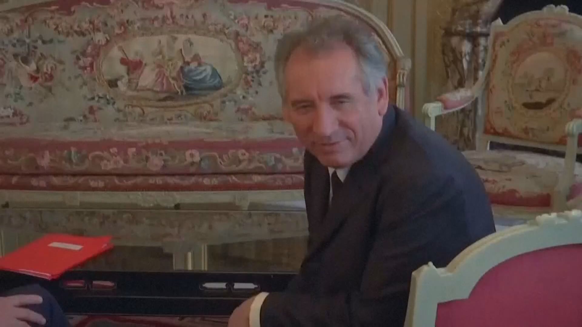 馬克龍任命中間派盟友貝魯出任法國總理