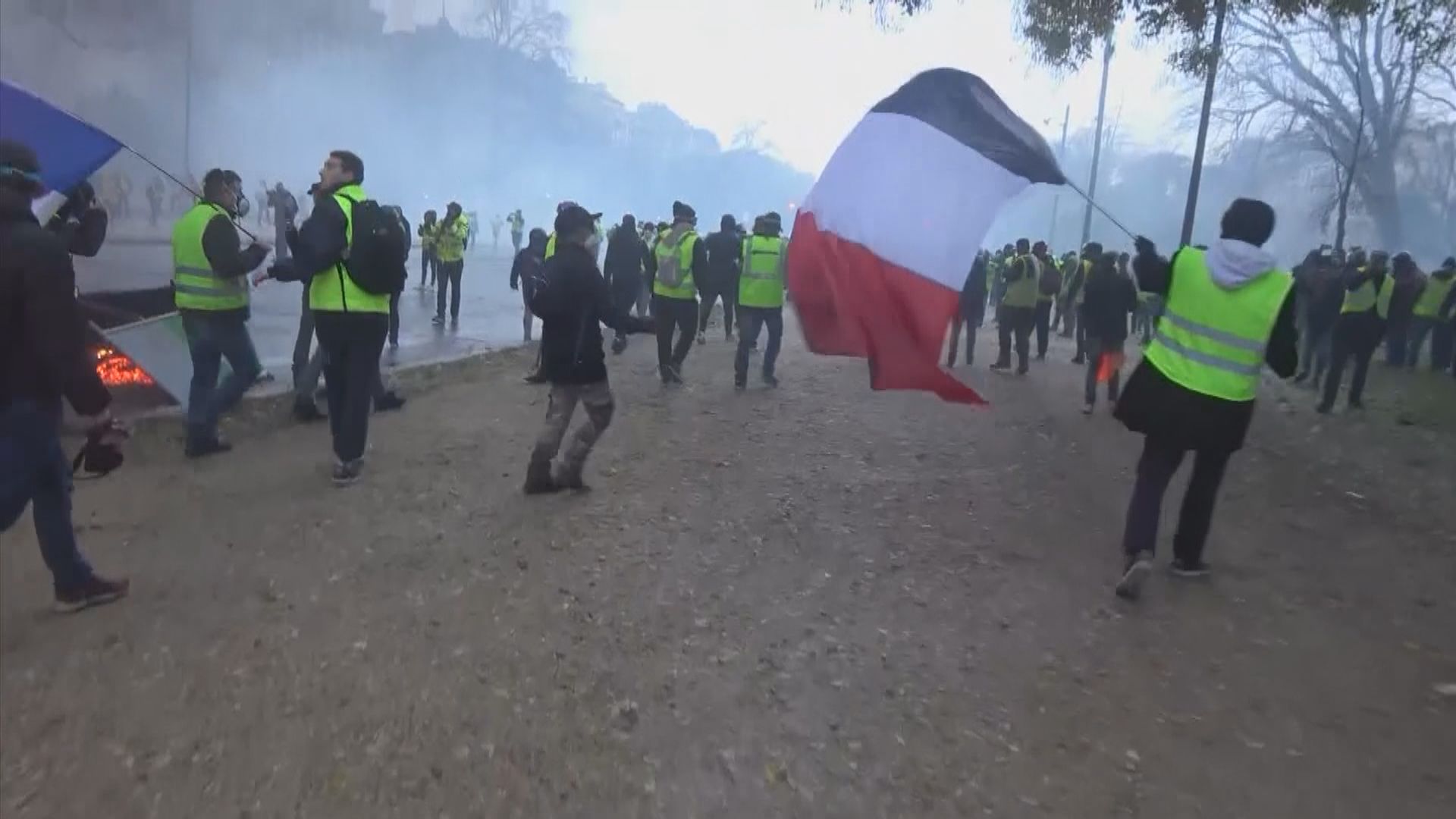 分析指法國示威揭示城市和鄉郊的深層次矛盾