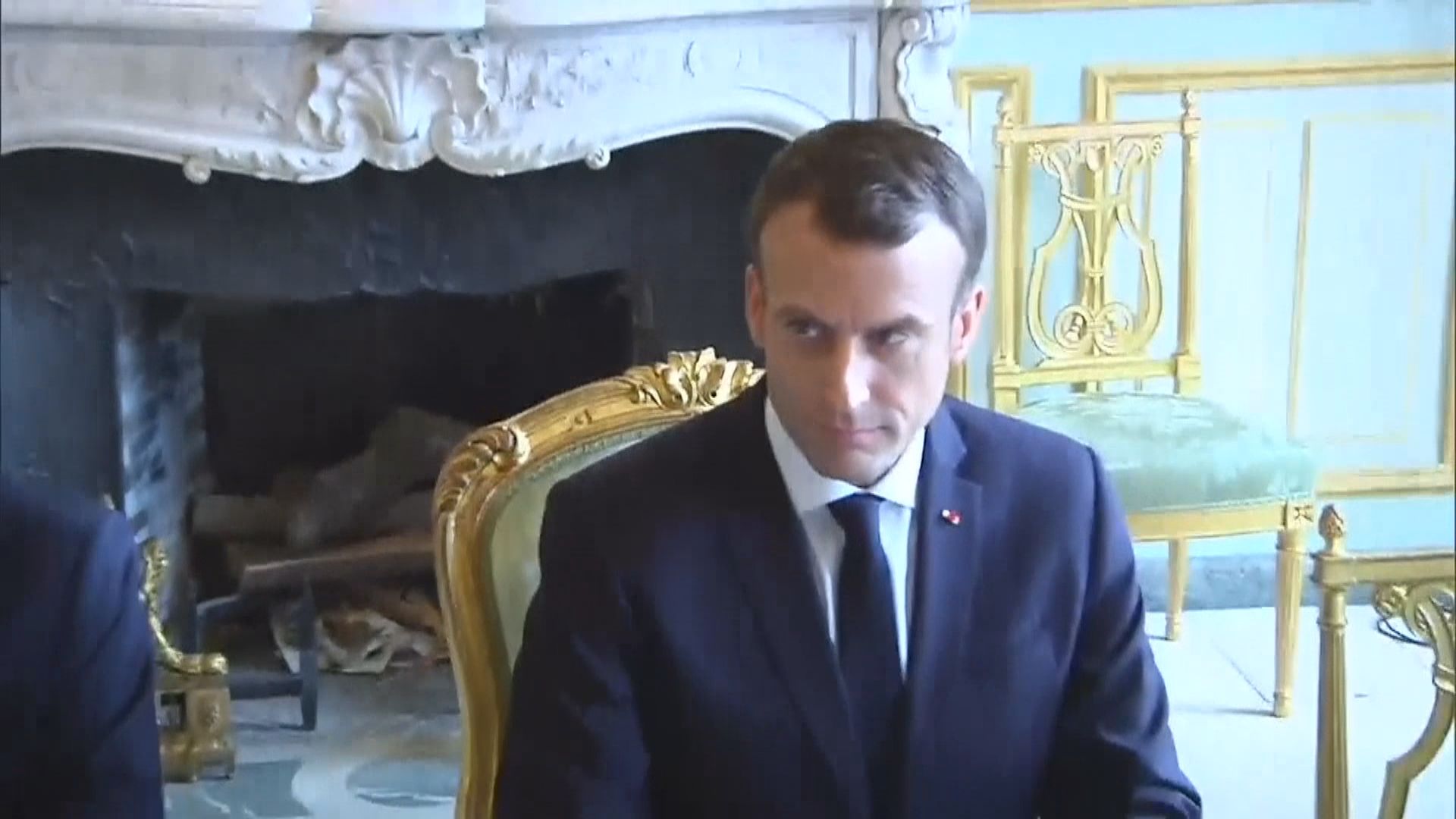 法國政府擱置增加燃油稅