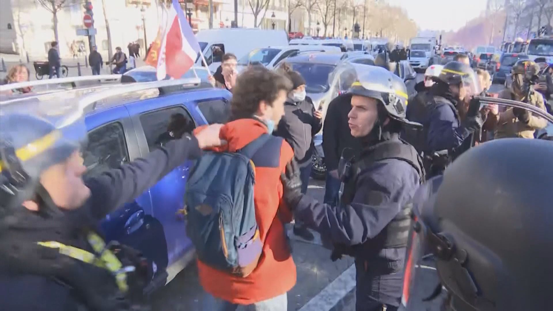 法國警方阻最少500輛車進入巴黎拘近60人