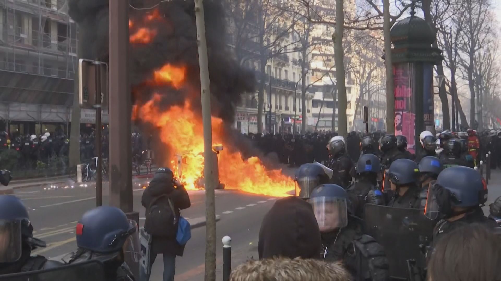 法國再爆反退休改革示威　警方到場驅散