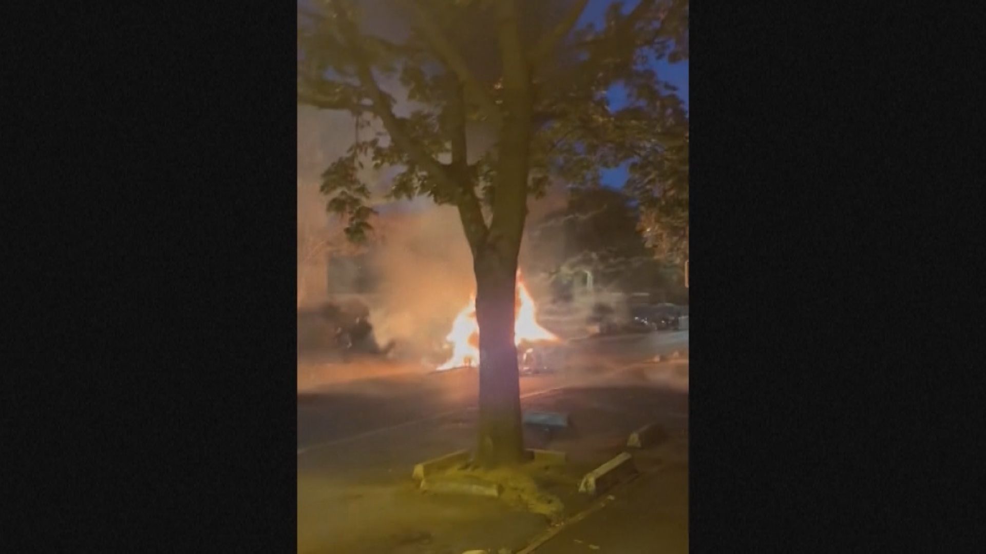 法國17歲司機被警方開槍擊中後身亡 大批民眾上街抗議