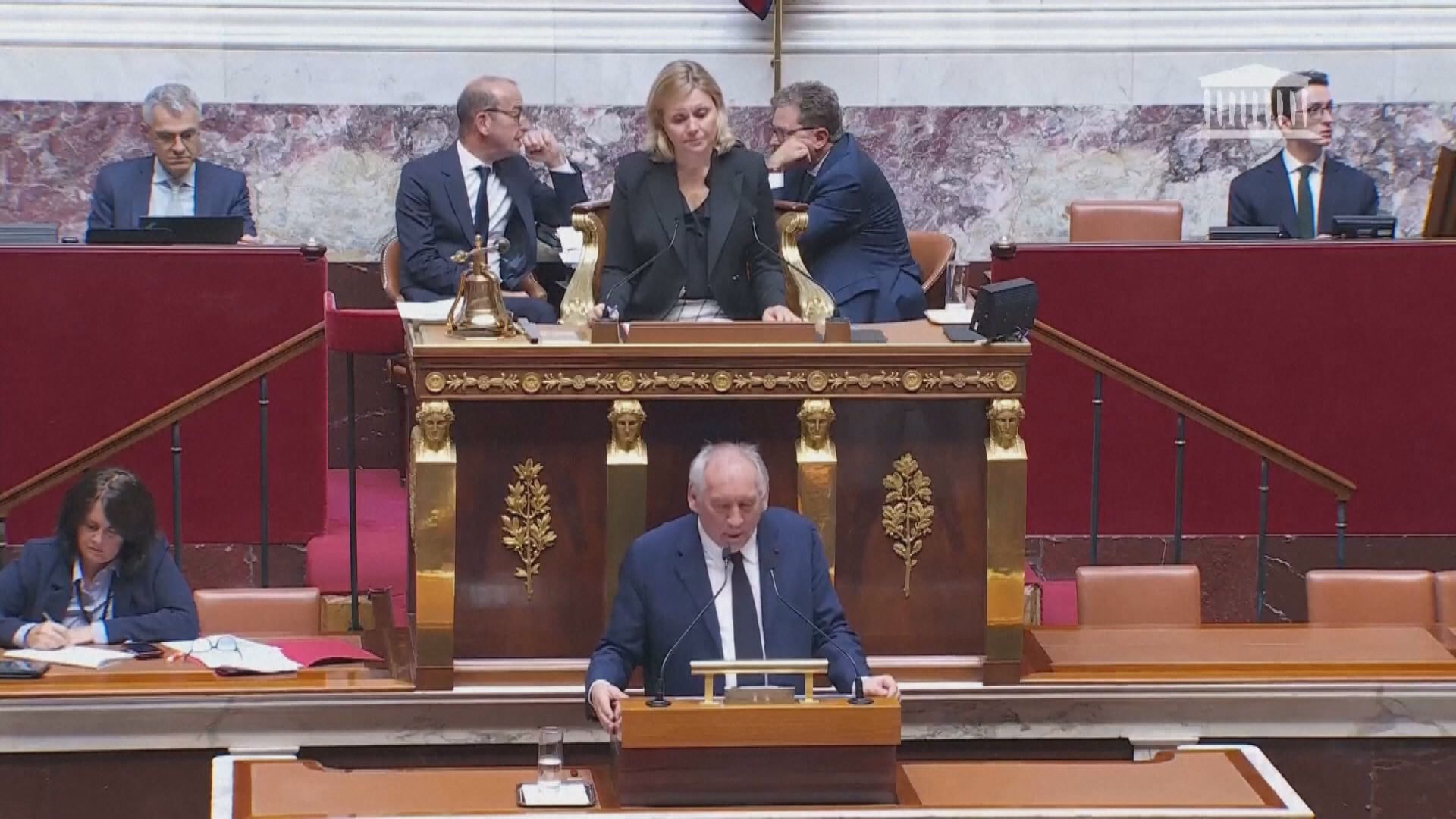 法國總理貝魯未通過信任動議　今日向馬克龍辭職