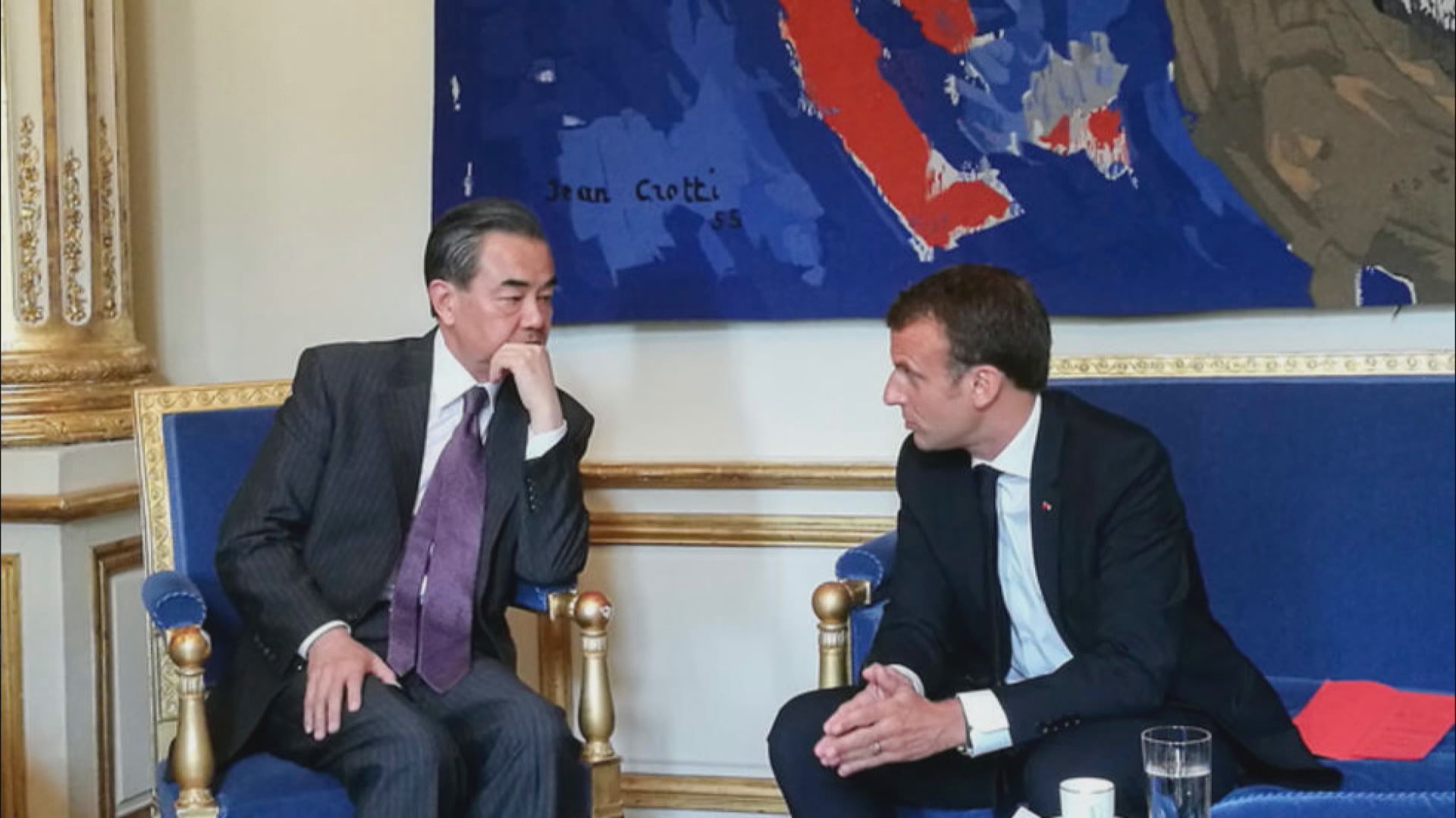 馬克龍就香港新疆問題向王毅表達強烈關注