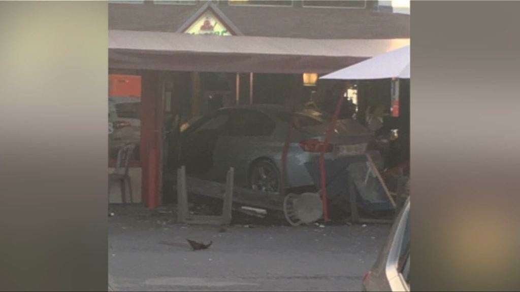 法國男子駕車撞薄餅店　當局指不涉恐襲