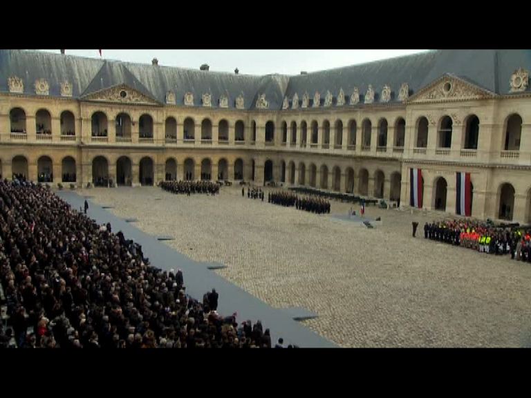 法國官方儀式悼念恐襲遇難者