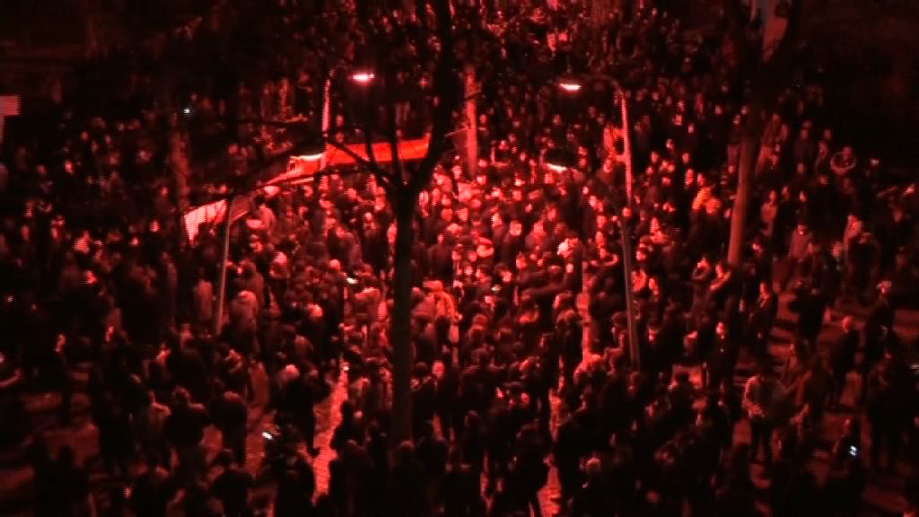 法國涉擊斃華人警員已停職