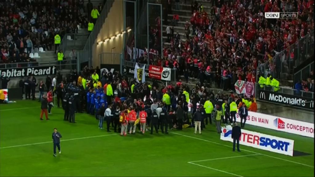 法甲球場圍欄倒塌25人受傷