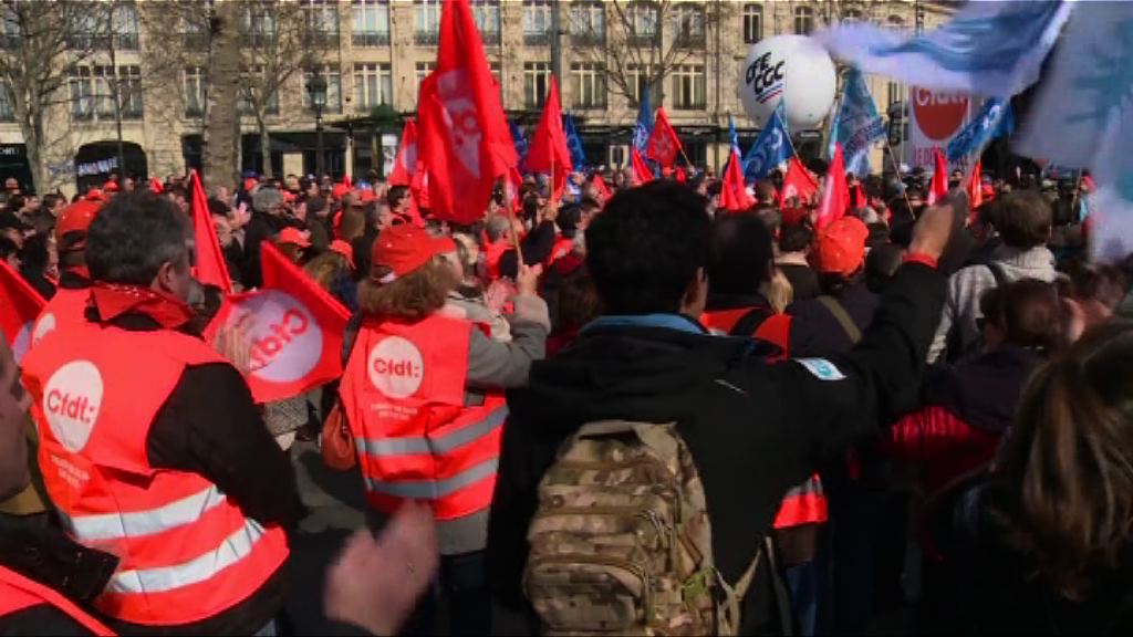 法國數百人集會抗議修改勞工法
