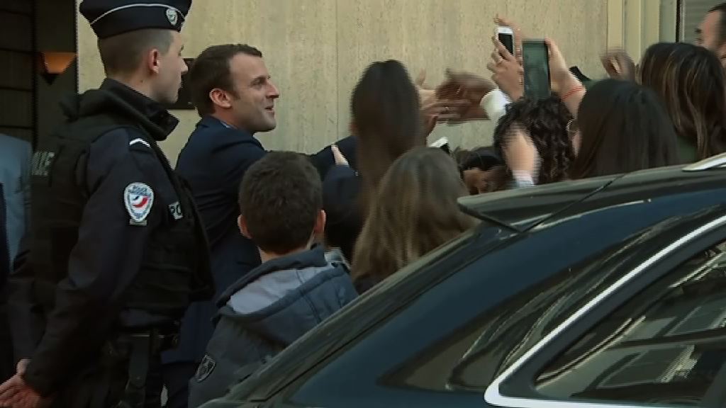 法國大選　馬克龍隨即為第二輪投票拉票