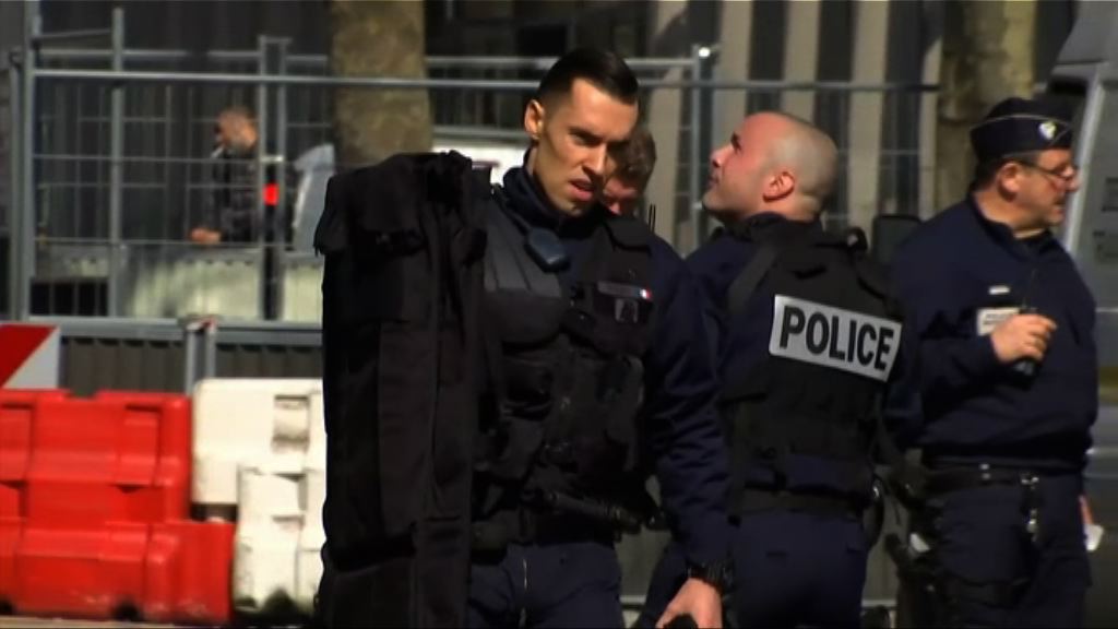 法國接連發生校園槍擊及郵件爆炸案