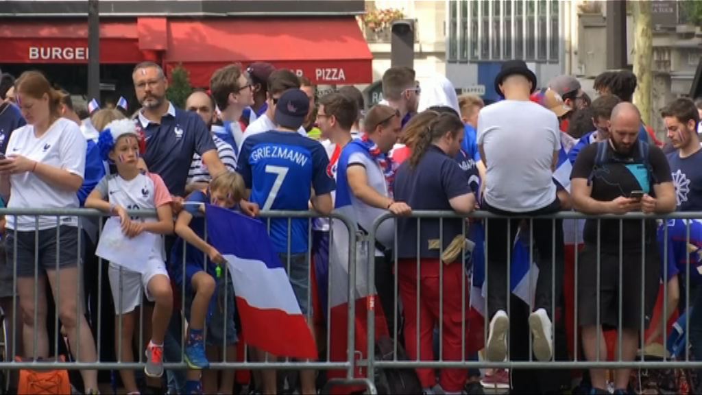 巴黎民眾聚集等候決賽上演