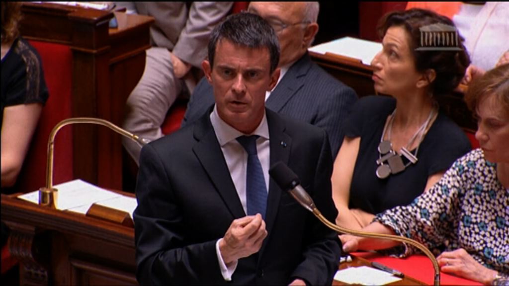 法國硬推勞工法改革三讀通過