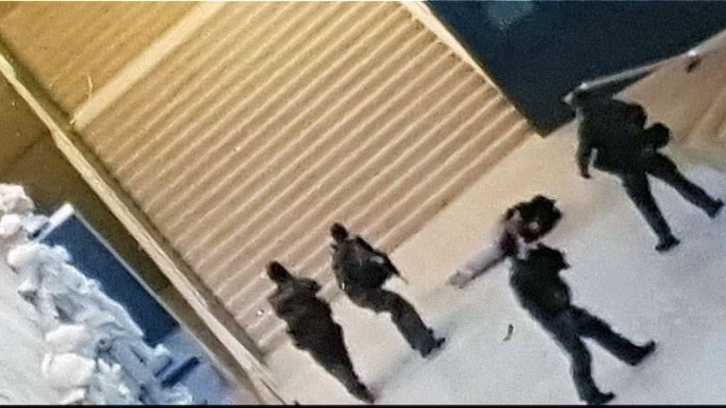 羅浮宮持刀男子襲擊軍人　警拘另一名可疑男子