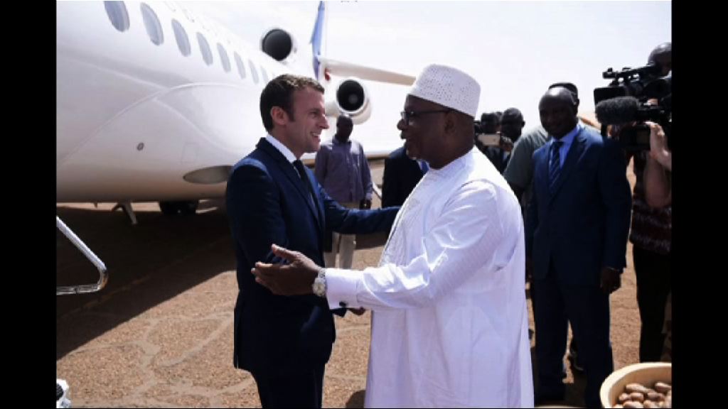 馬克龍抵達馬里探望法國士兵