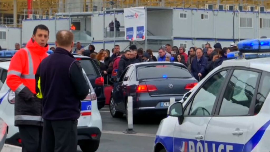 法國男子搶走軍人槍械遭擊斃