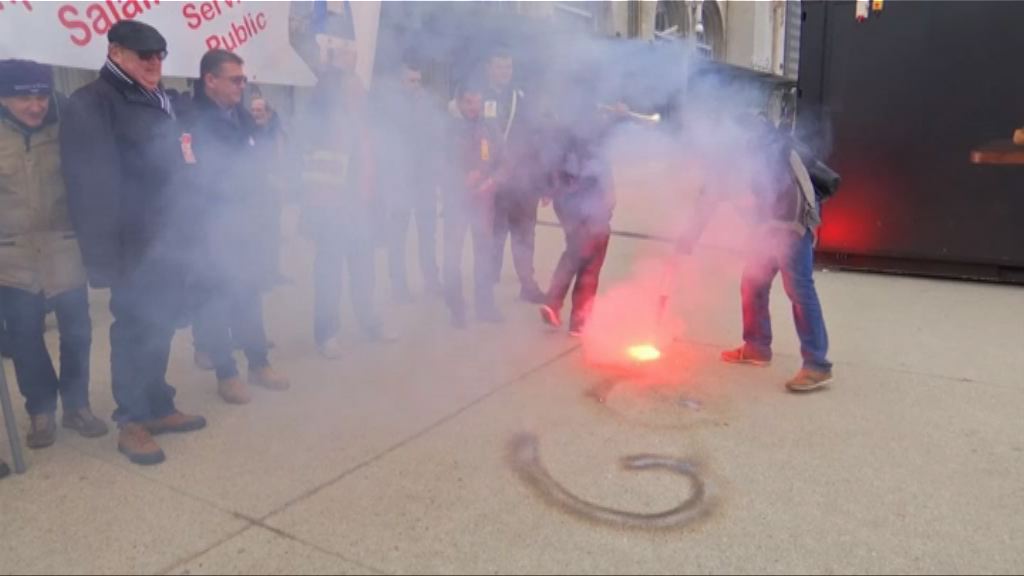 法國大罷工抗議削減公務員職位