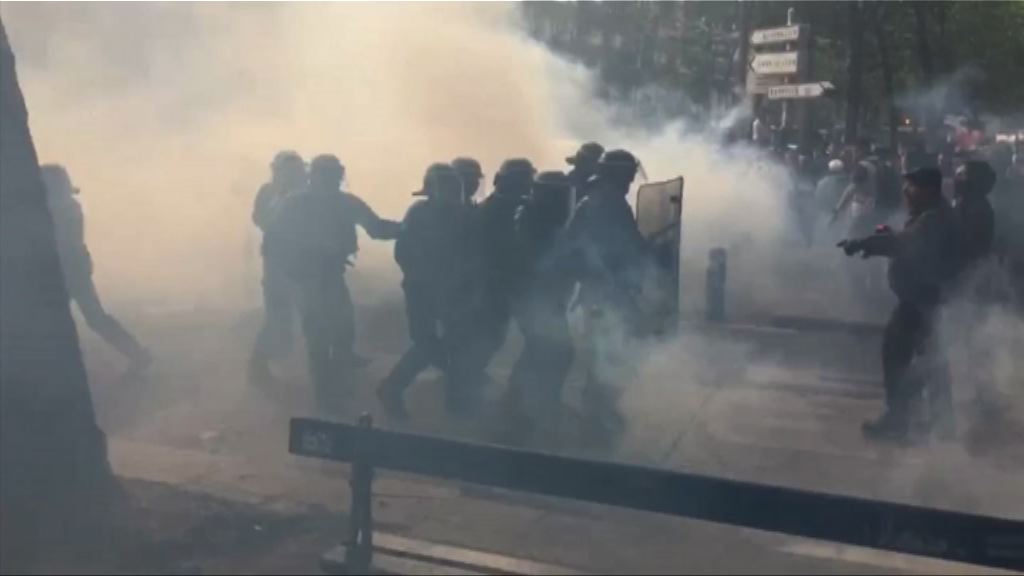 法國工會示威演變成警民衝突