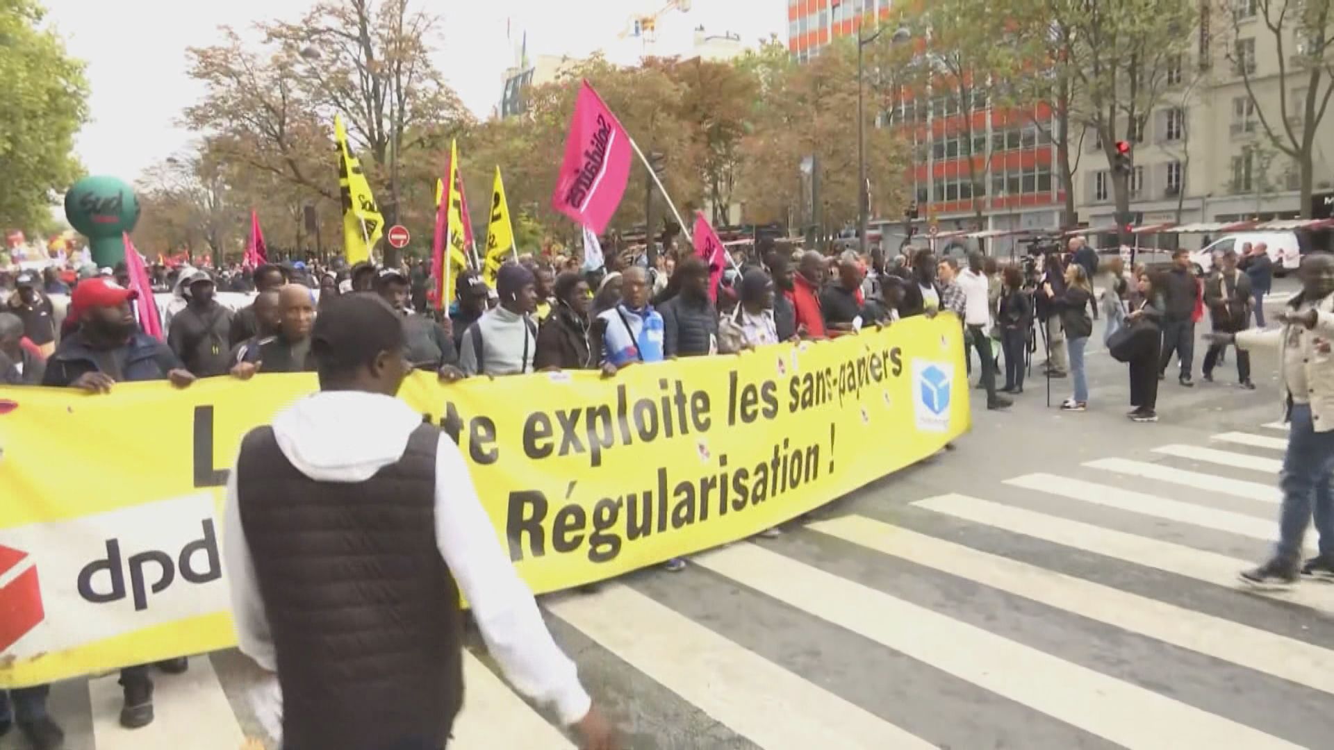 法國多個工會發起全國罷工爭取加薪