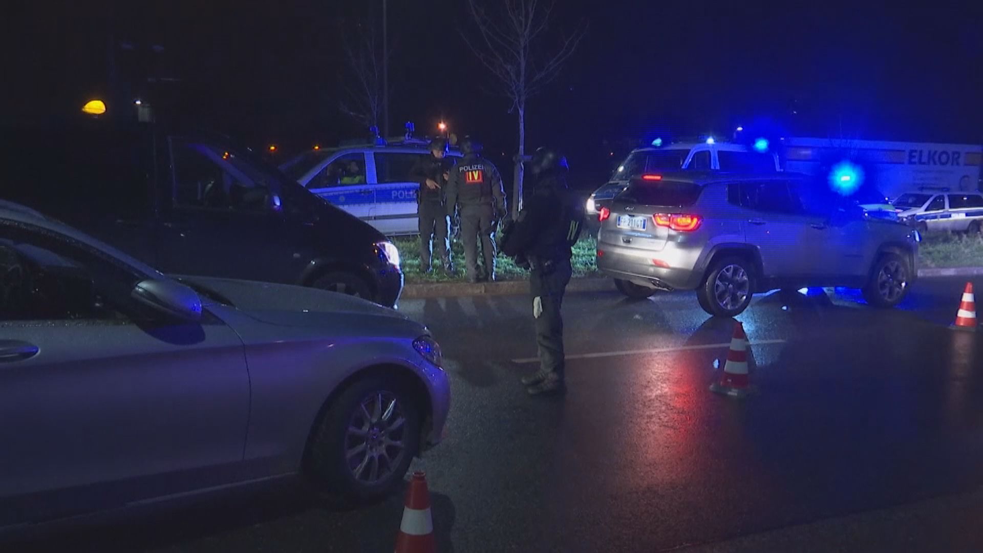 法國聖誕市集襲擊　疑犯四家人被扣查