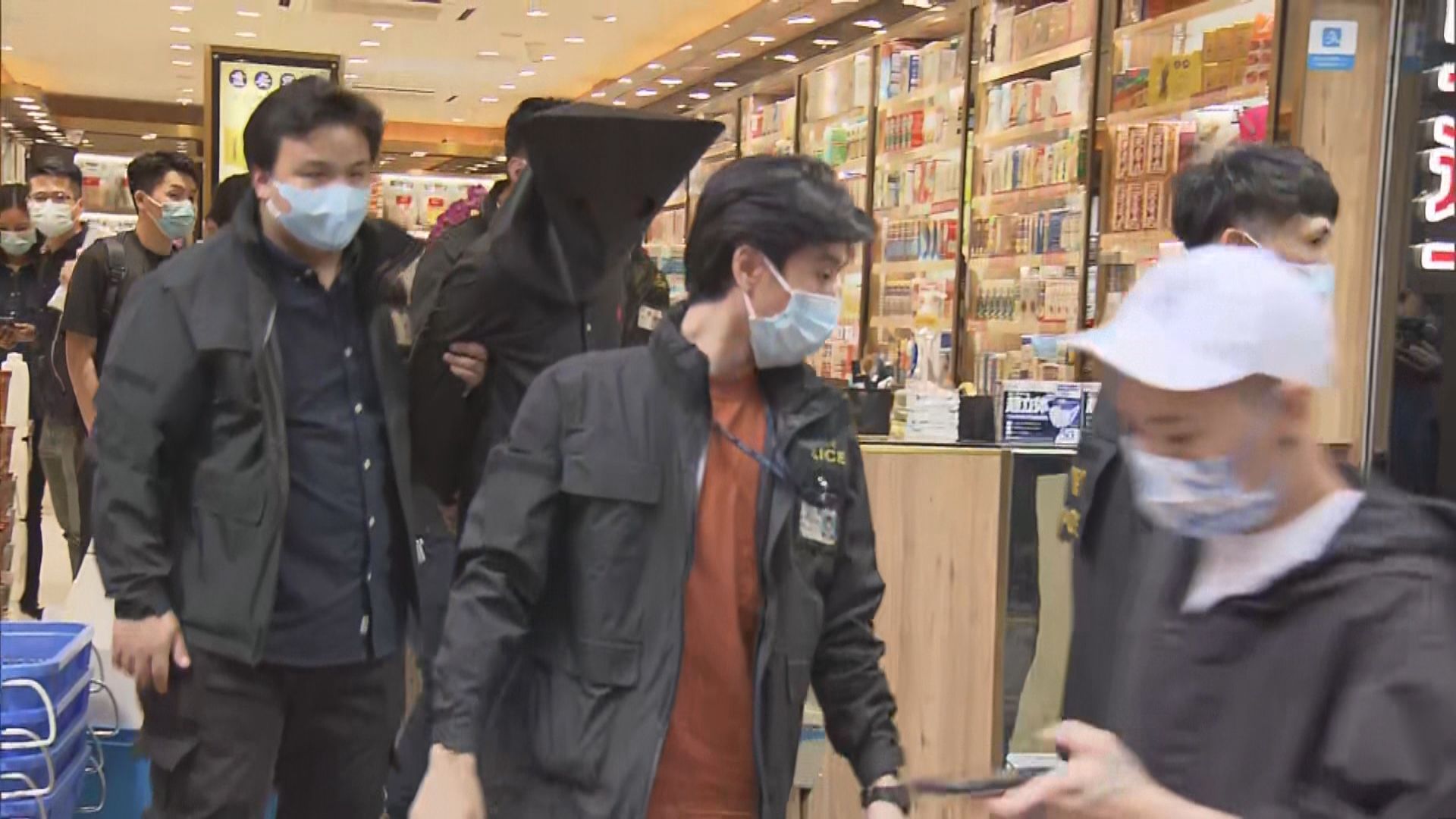 兩藥房職員涉欺詐及誤導顧客　騙取逾6.3萬被捕