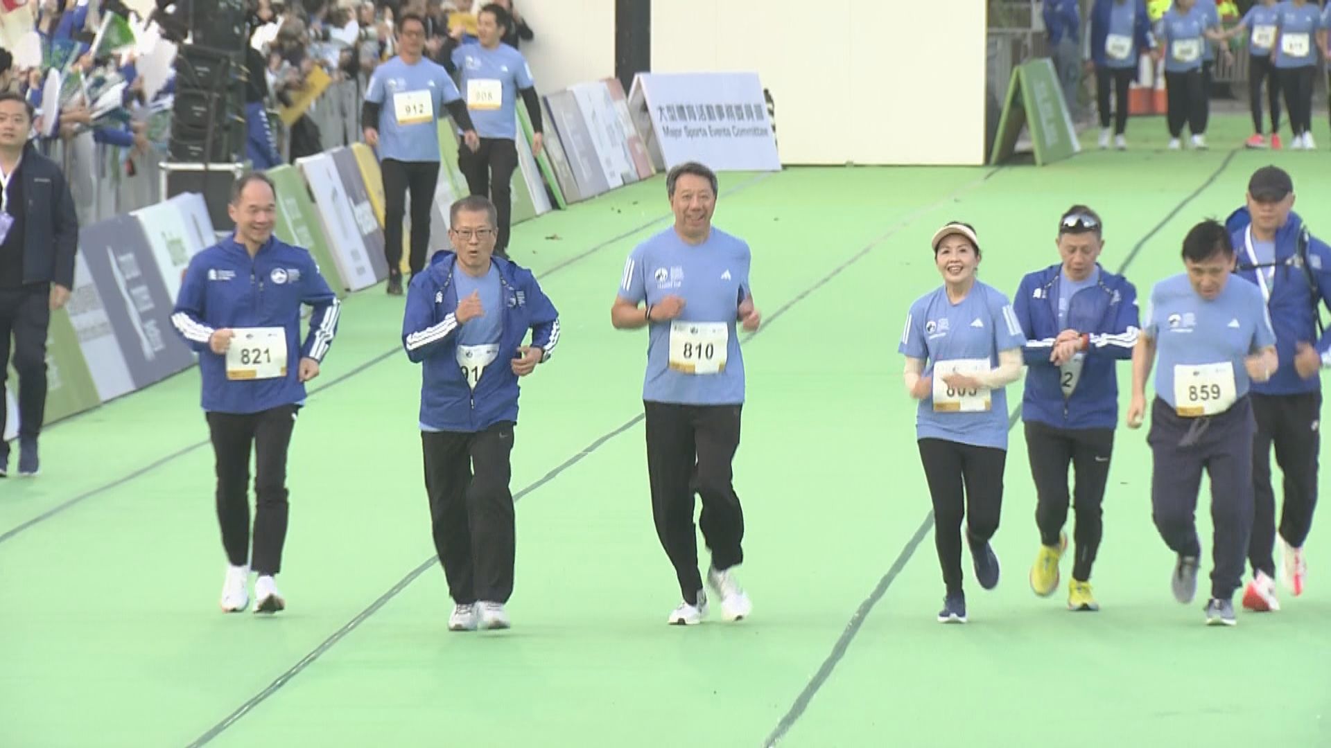 陳茂波前往瑞士達沃斯出席世界經濟論壇年會