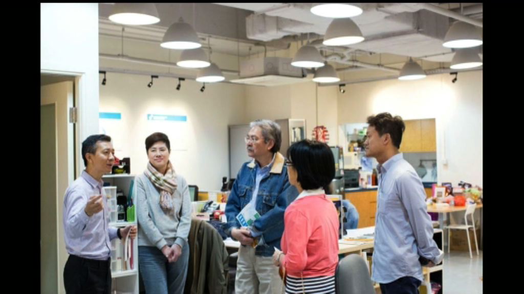 曾俊華到深水埗探訪社企