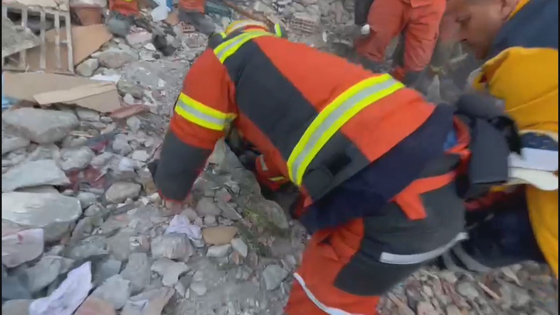 土耳其特區救援隊：搜救工作困難　物資足用七日暫無撤離計劃 