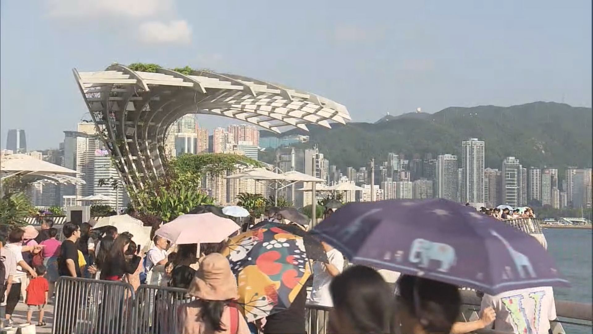 國慶煙花匯演周日晚舉行 維港兩岸觀賞地點多