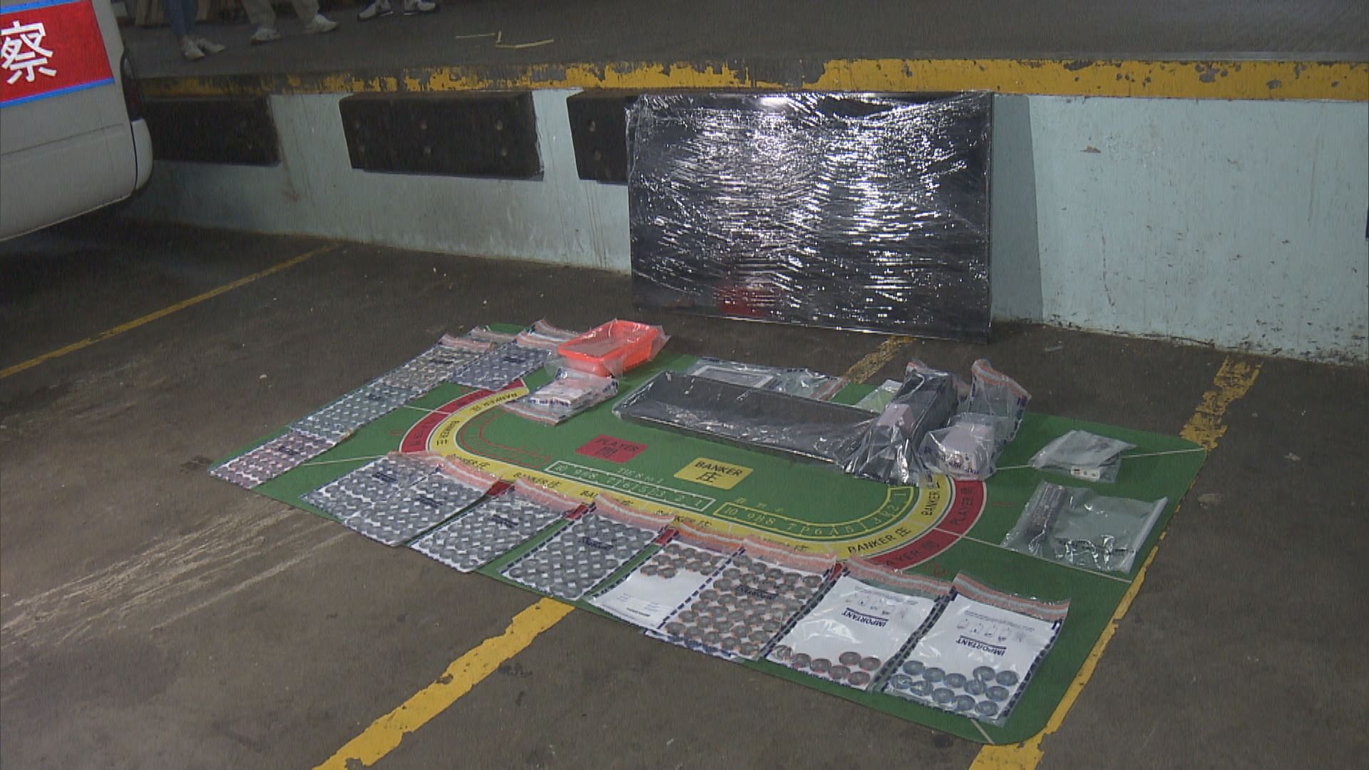 警方葵涌工廈破百家樂賭檔拘十三男女