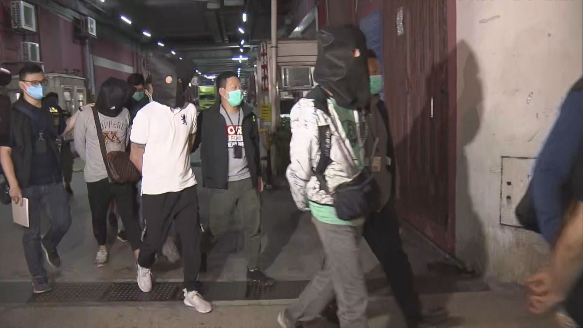 警土瓜灣工廈單位破非法賭檔拘八人