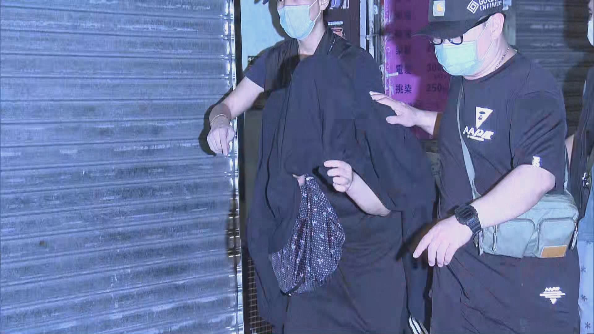 警方荃灣搗麻雀賭檔拘44人