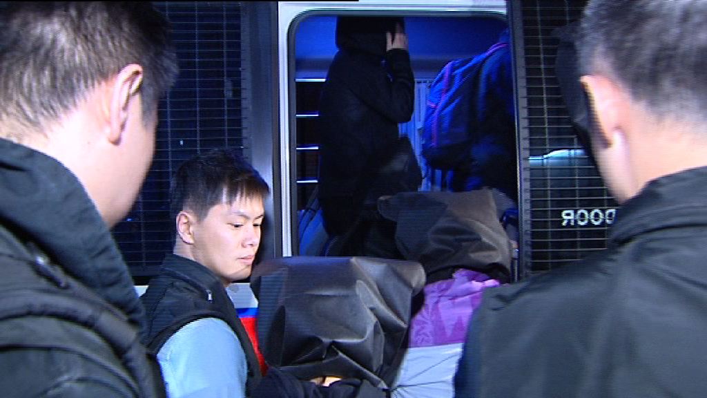 警方觀塘破網上賭檔拘八人