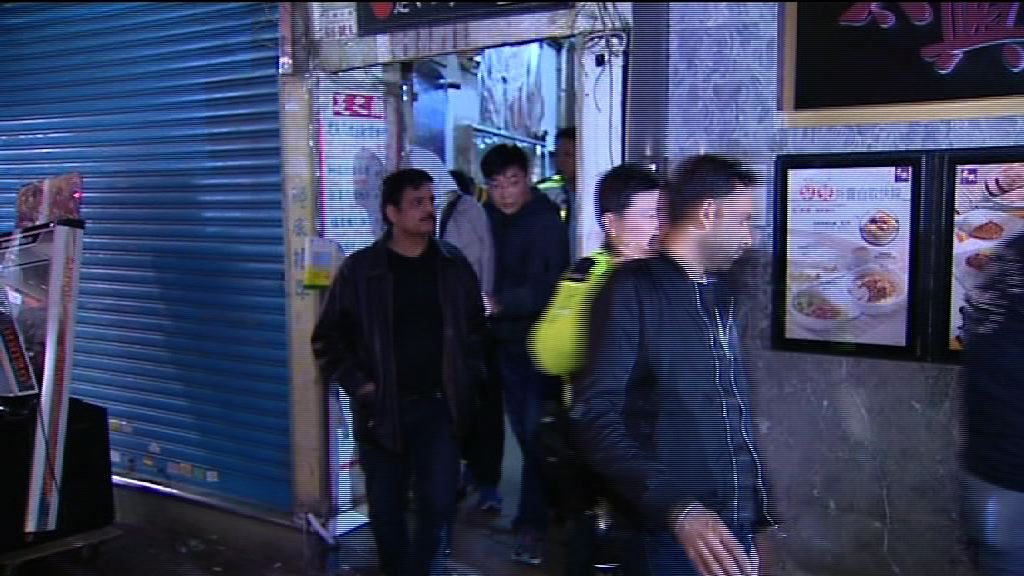 警油麻地破遊戲機賭檔拘20人