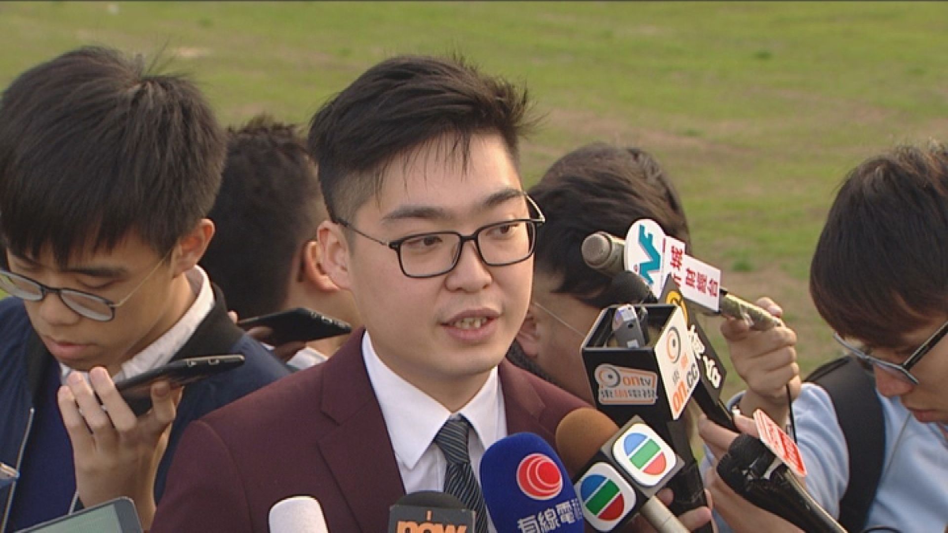 有法律學者指傳媒專訪陳浩天談及港獨或違法