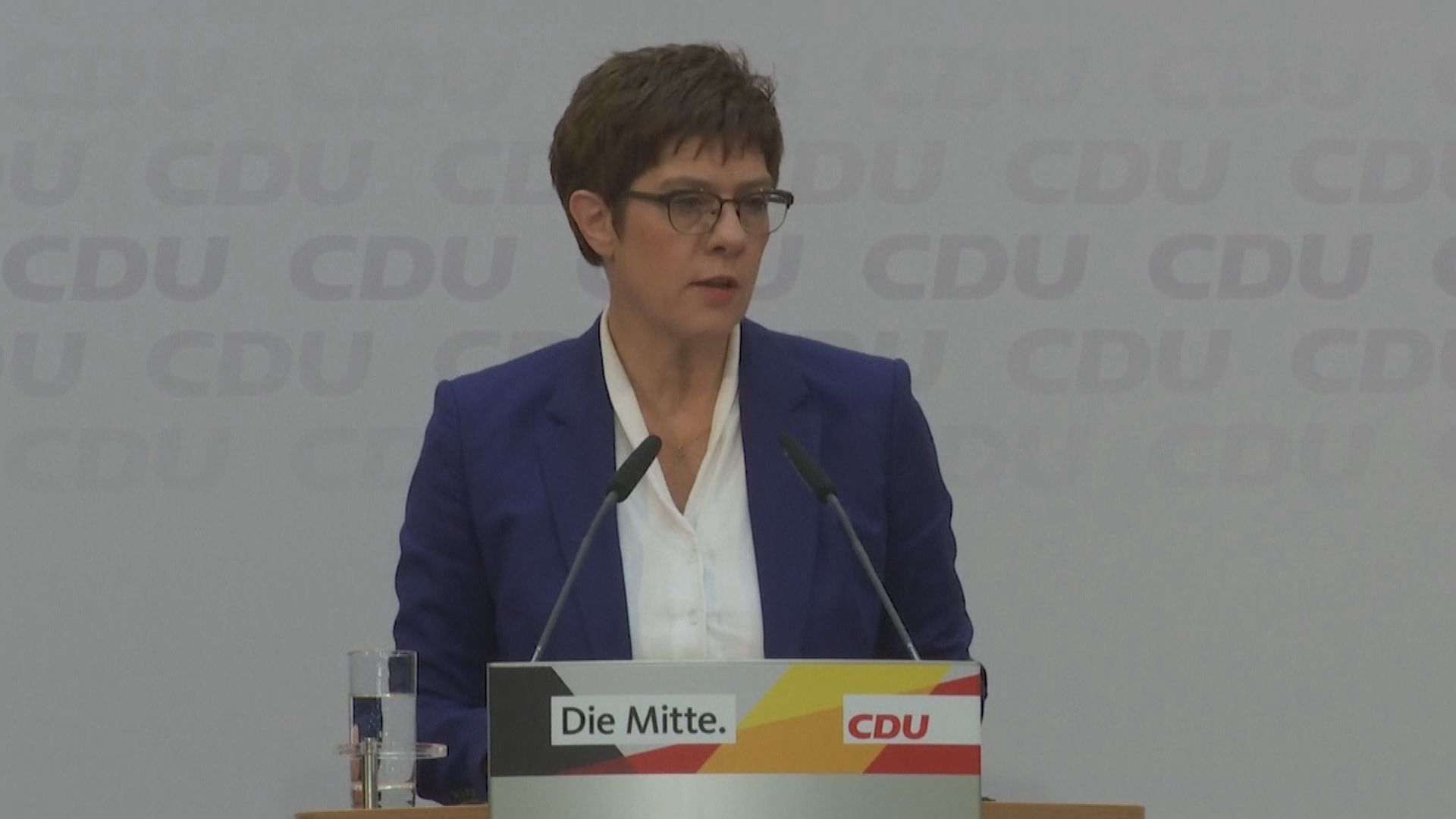 克蘭普卡倫鮑爾不會角逐德國總理職位