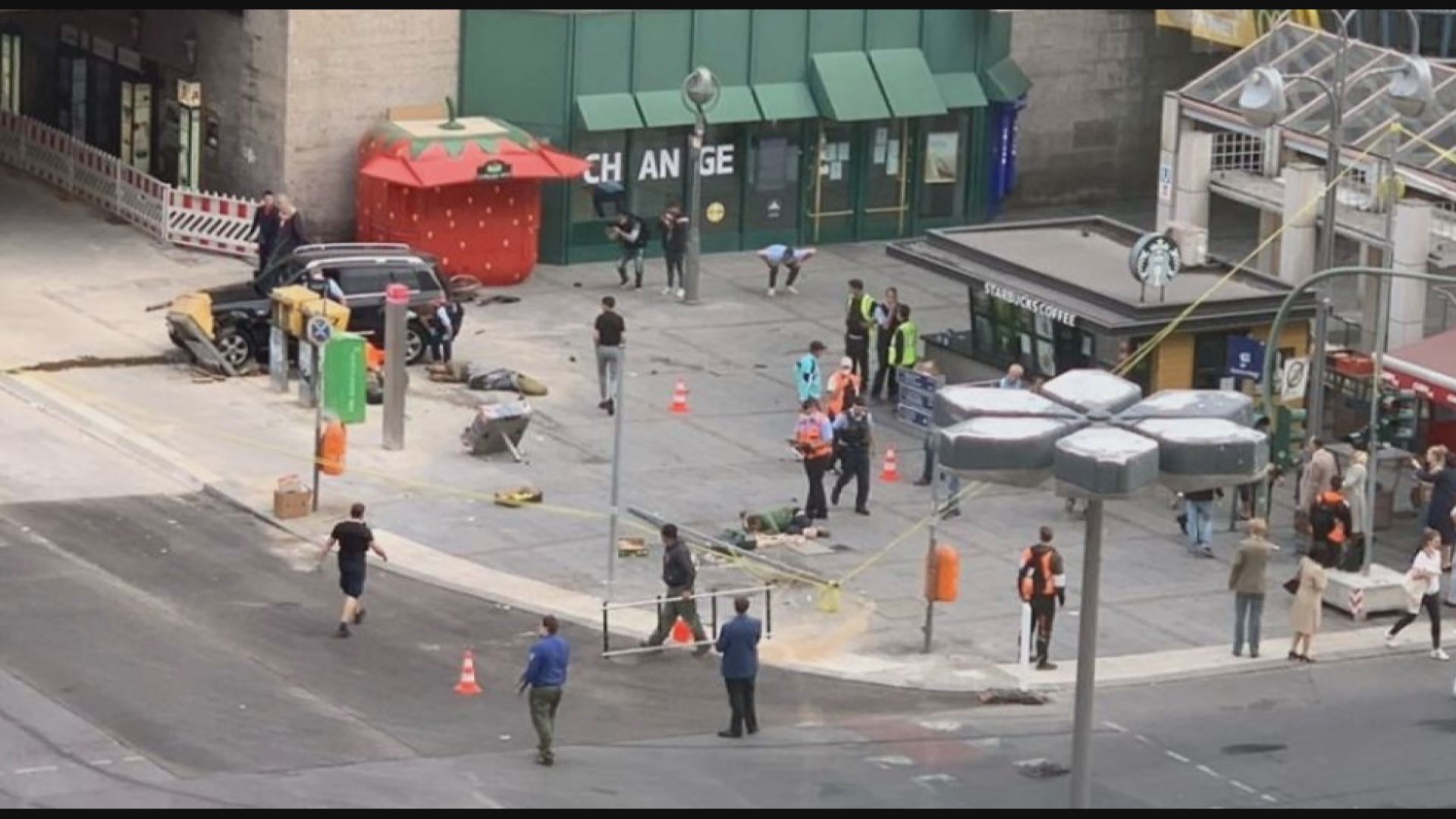 德國柏林有汽車衝上行人道　最少7人傷